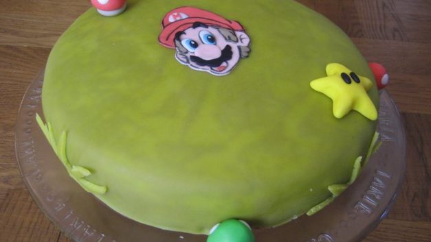 Yoshi Yohto har tårtkalas