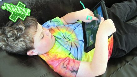 Barnspelen flyr de stationära konsolerna